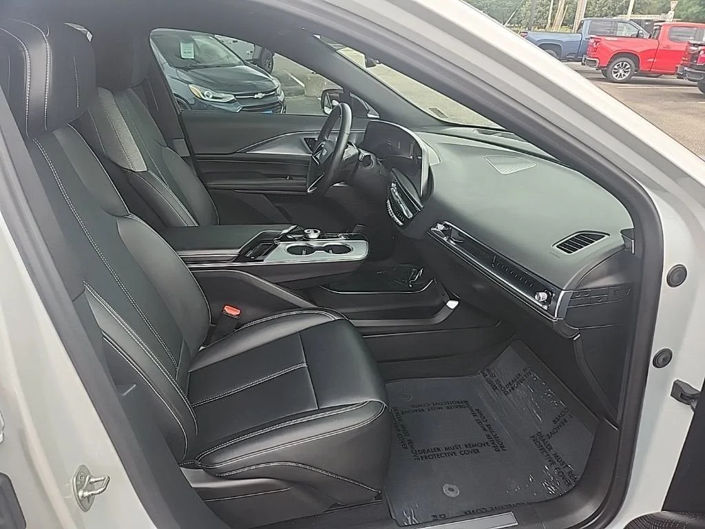 Used 2024 White Cadillac Tech image 15