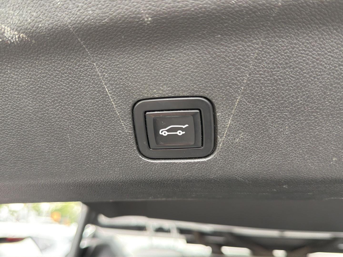 Used 2021 Summit White Chevrolet LT image 7