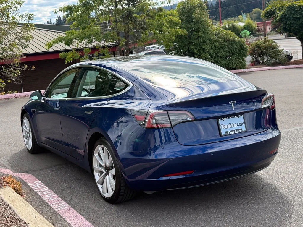 Used 2018 Blue Tesla Long Range image 5