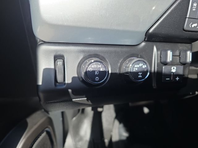 Used 2020 White Chevrolet LT image 30