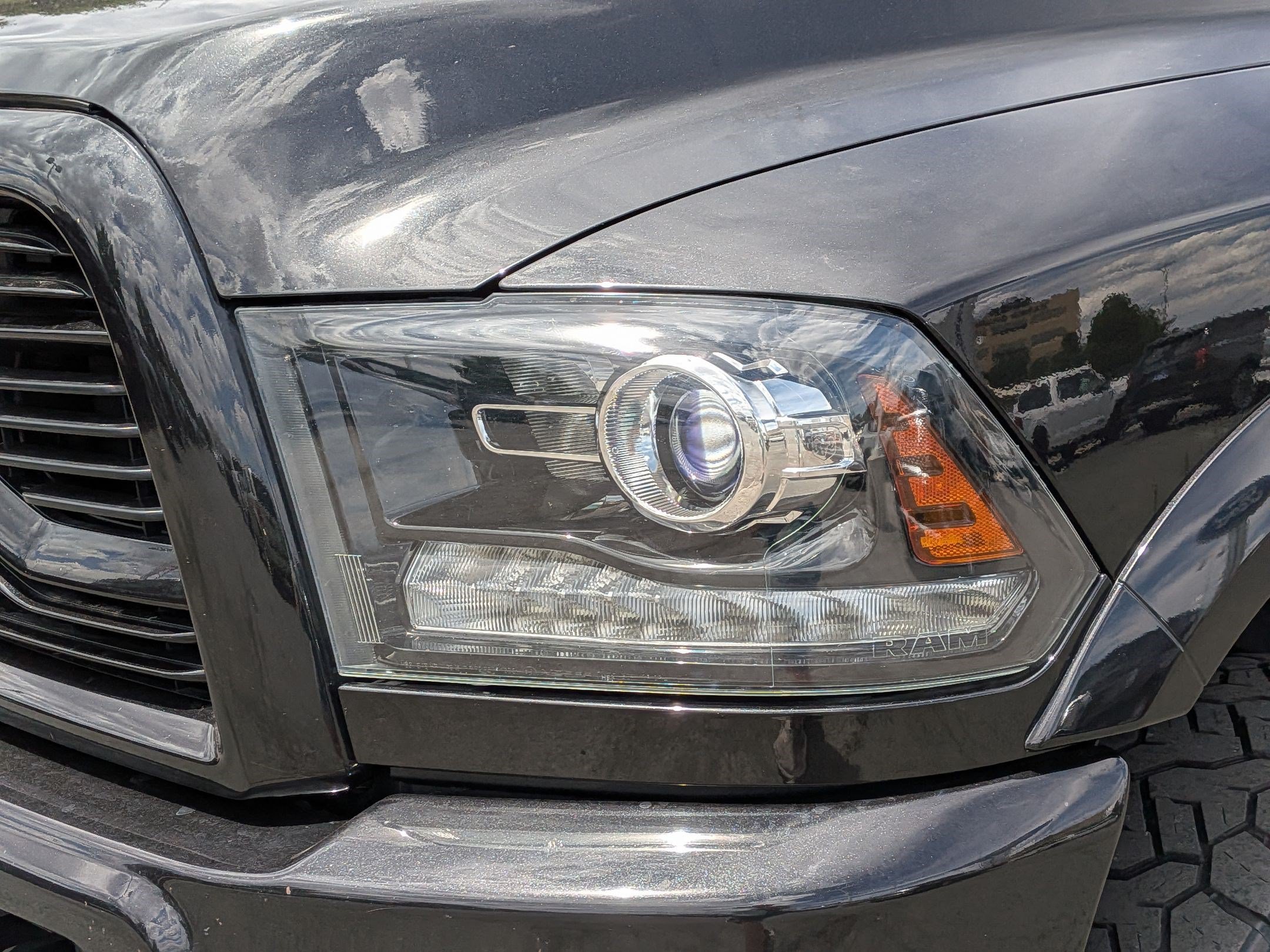Used 2018 Brilliant Black Crystal Pearlcoat Ram Laramie image 10