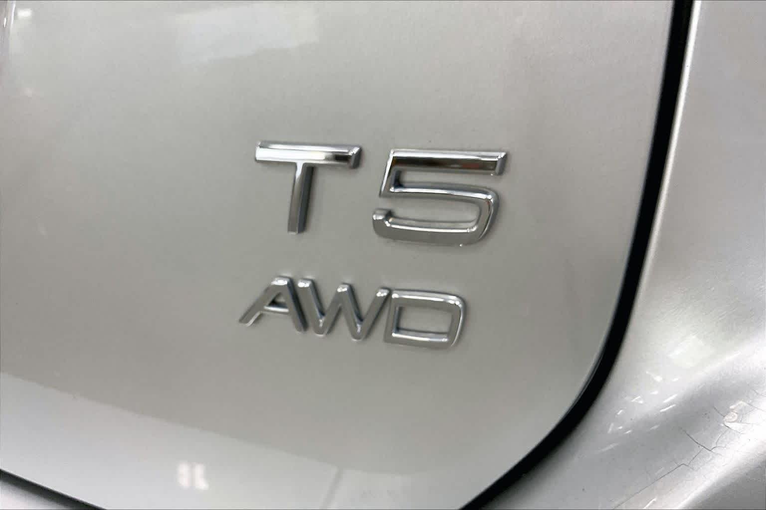 Used 2016 Bright Silver Metallic Volvo T5 Premier image 10