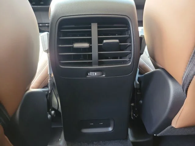 New 2026 Azure Gray Metallic Ford Outer Banks image 15