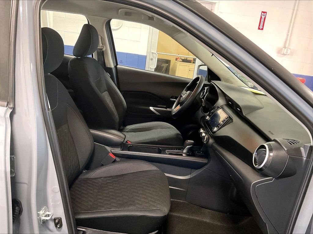 Used 2024 Gray Nissan SV image 11