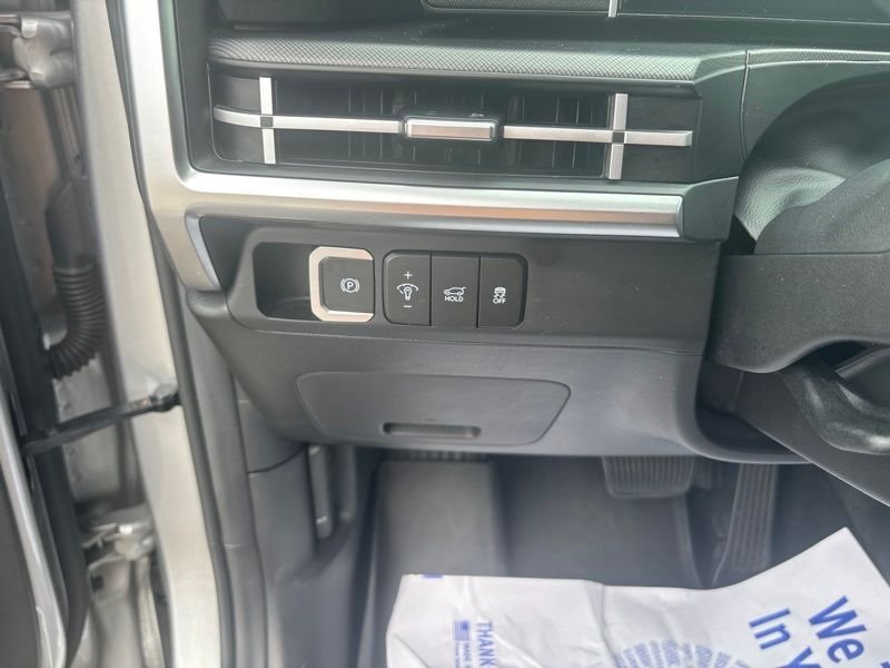 Used 2024 Silver Hyundai SEL image 30