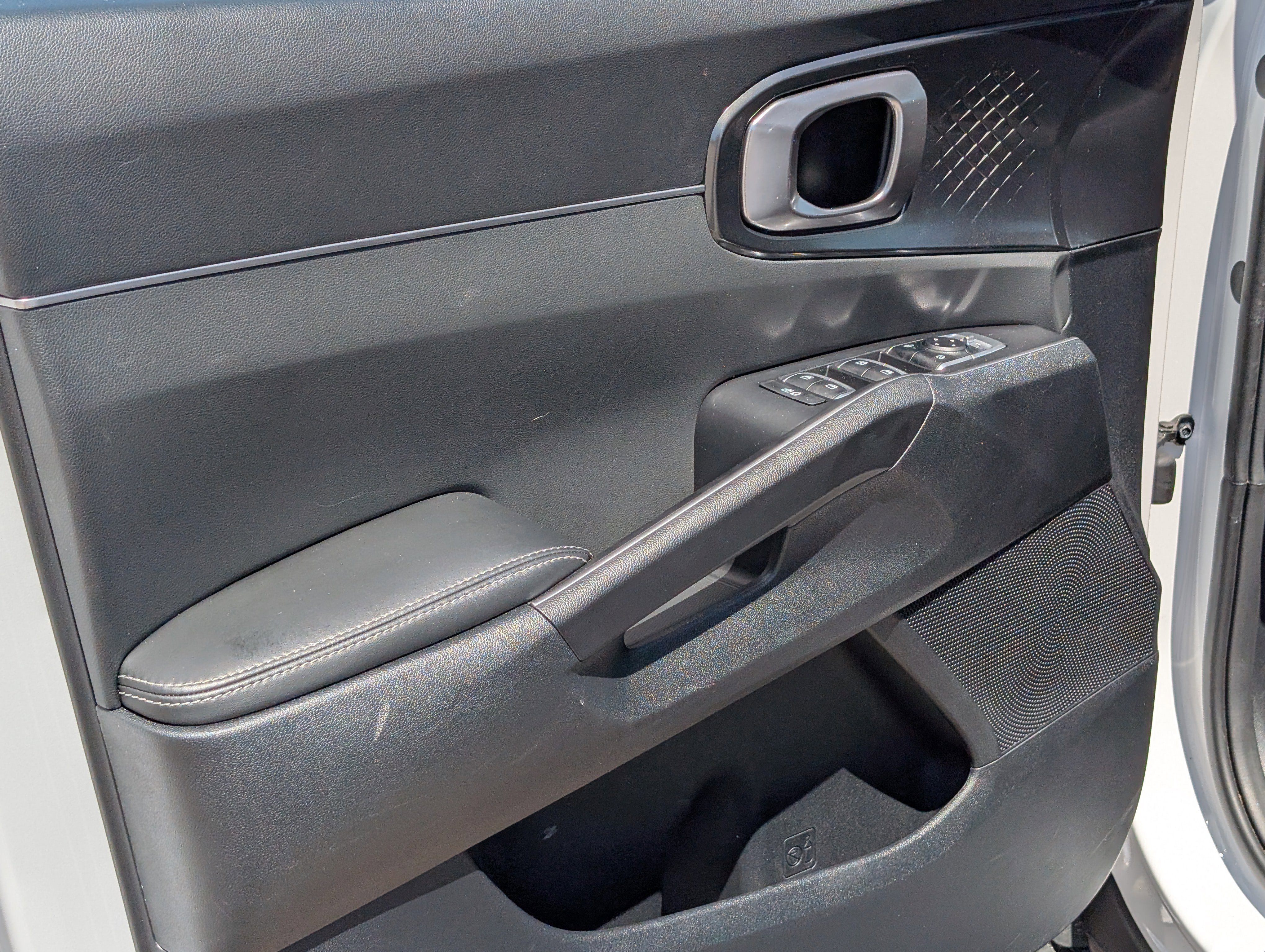 2025 Kia Sorento S - Photo 14