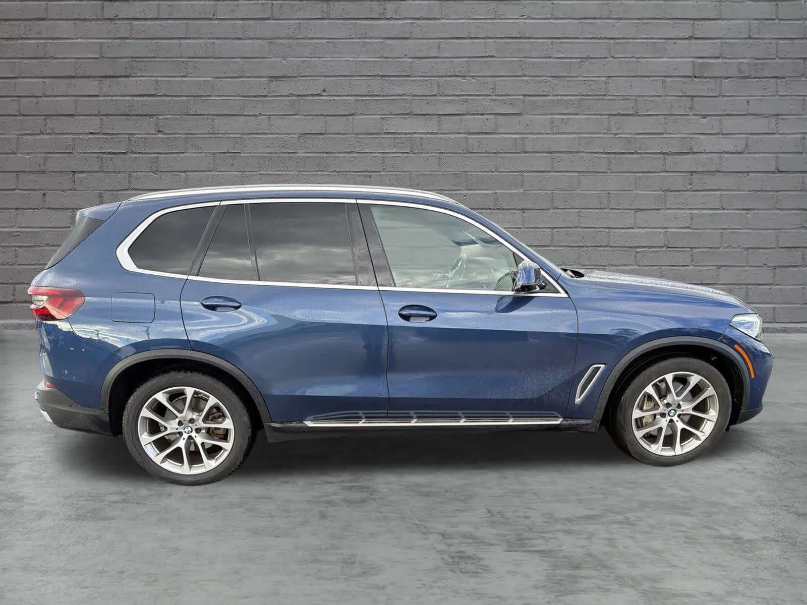 Used 2021 Phytonic Blue Metallic BMW xDrive45e image 11