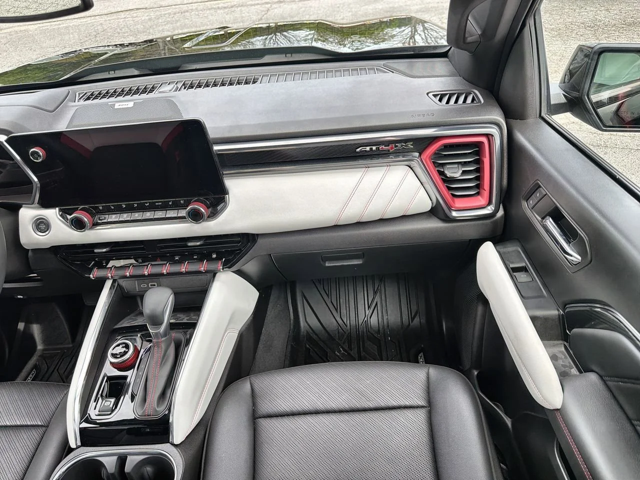 Used 2024 Onyx Black GMC AT4X image 24