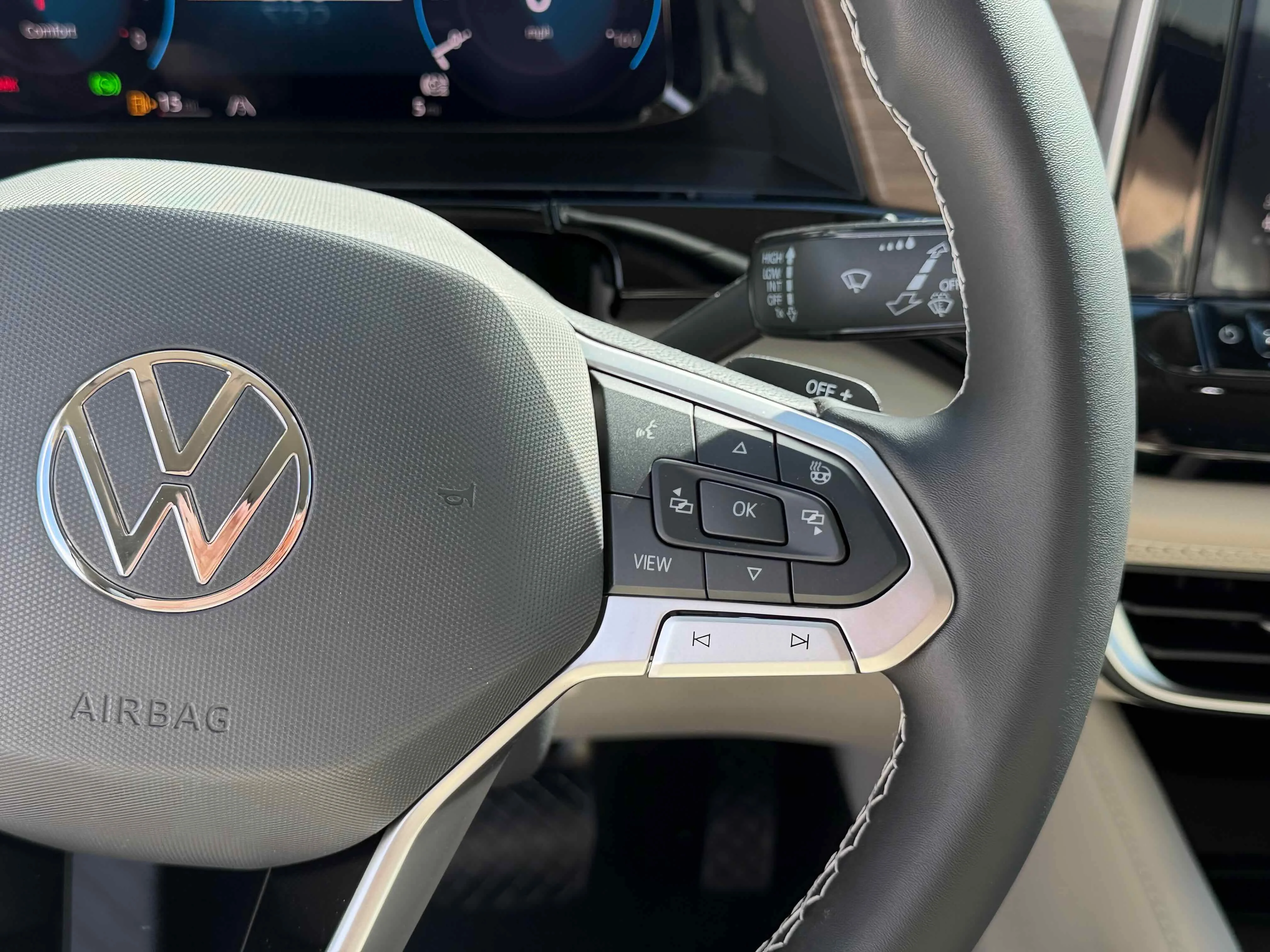 New 2026 Deep Black Volkswagen 2.0T SE w/Technology image 19