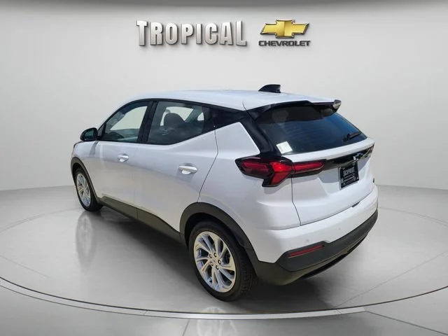 New 2027 Summit White Chevrolet LT image 3