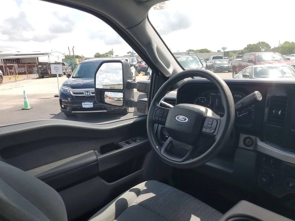 Used 2025 White Ford XL image 15