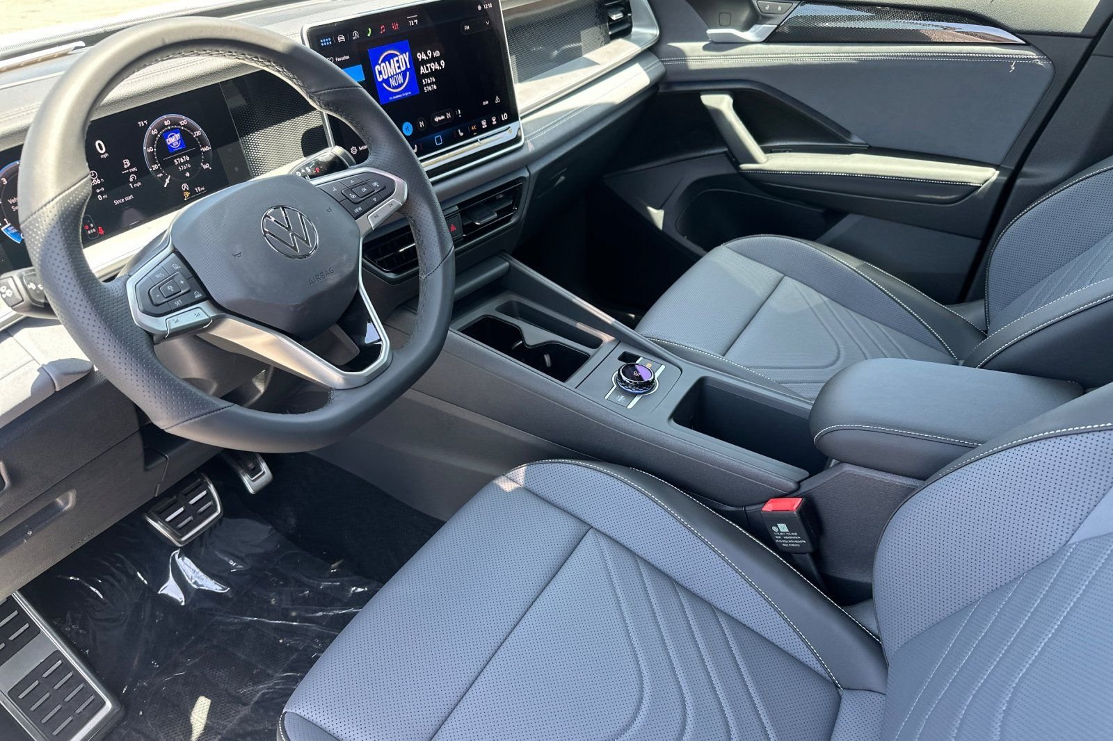 New 2026  Volkswagen 2.0T SE R-Line Black image 10