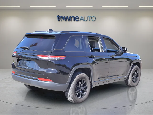 Used 2022 Black Jeep Limited image 5