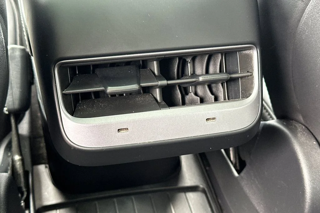 2023 Tesla Model Y Long Range - Photo 14