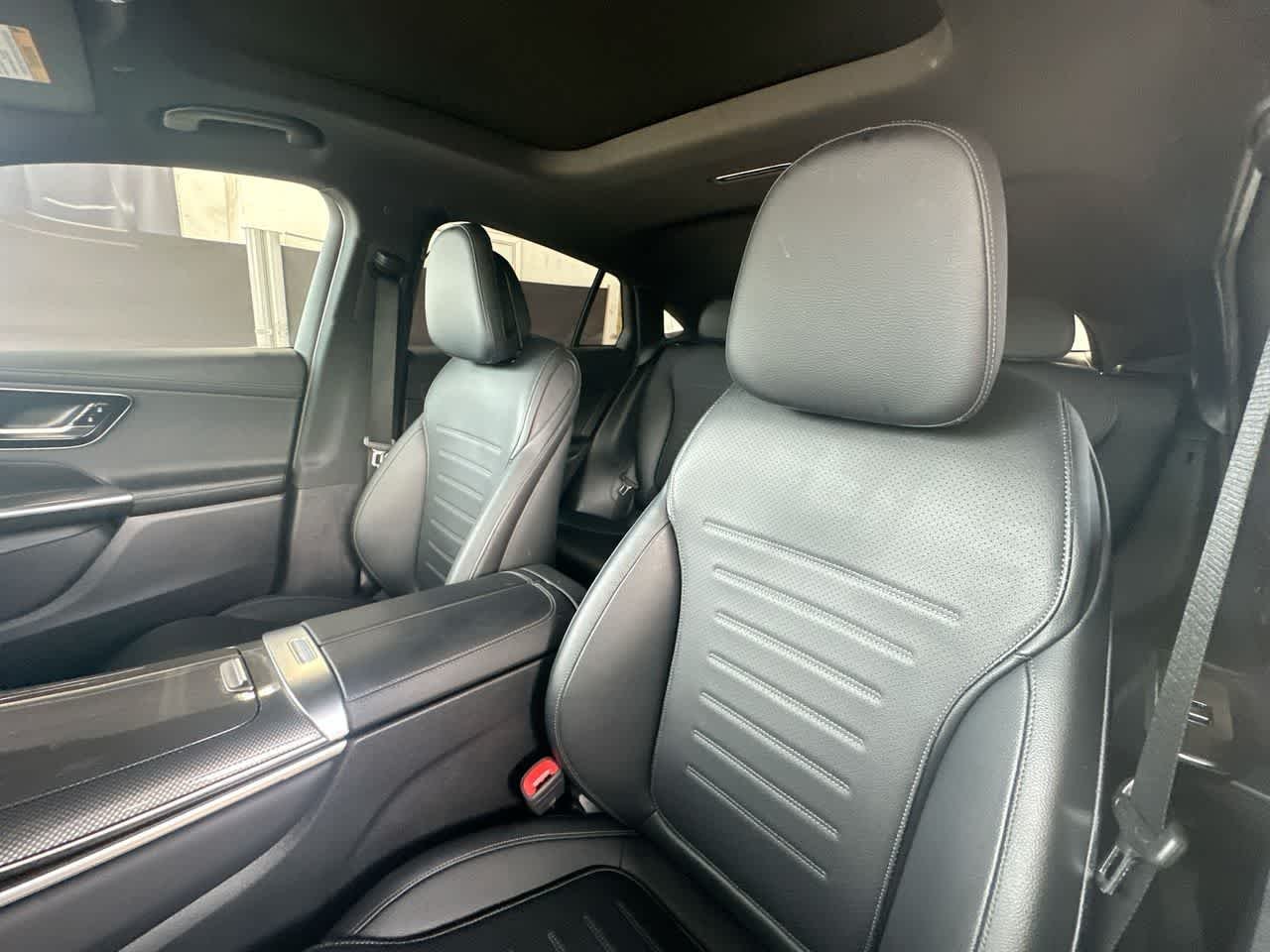Used 2025 Polar White Mercedes-Benz GLC 300 image 14