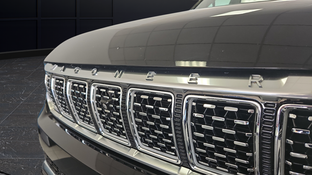 Used 2022 Diamond Black Crystal Pearlcoat Jeep Series II image 52