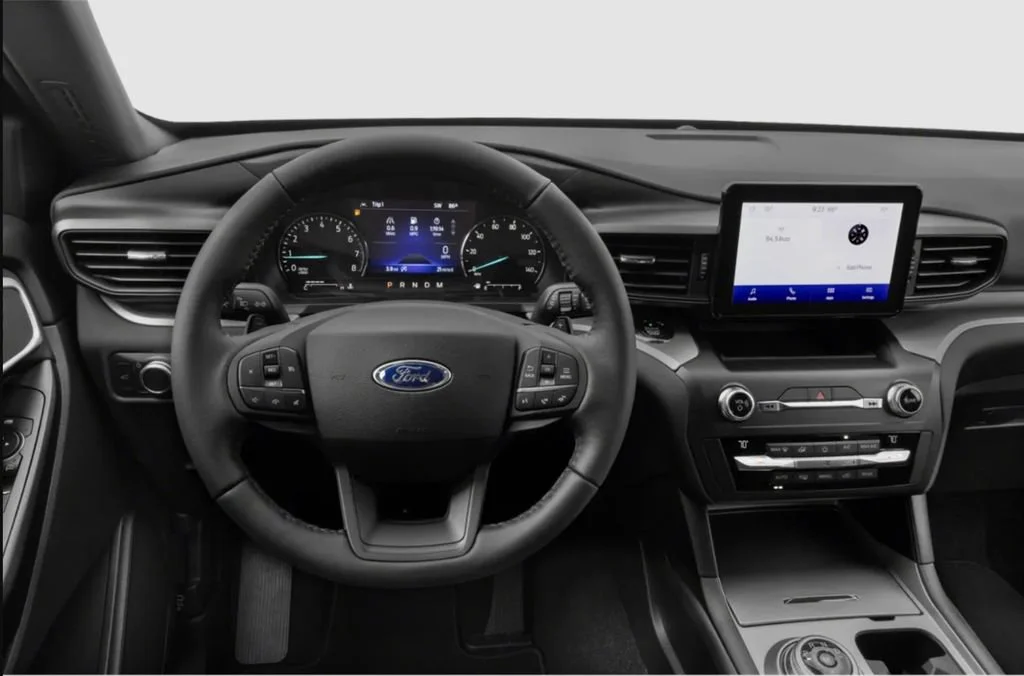Used 2022 White Ford XLT image 4