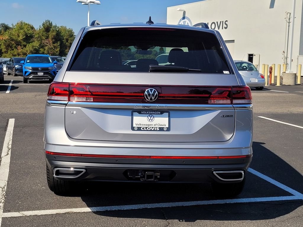 New 2026 Silver Volkswagen 2.0T SE w/Technology image 6