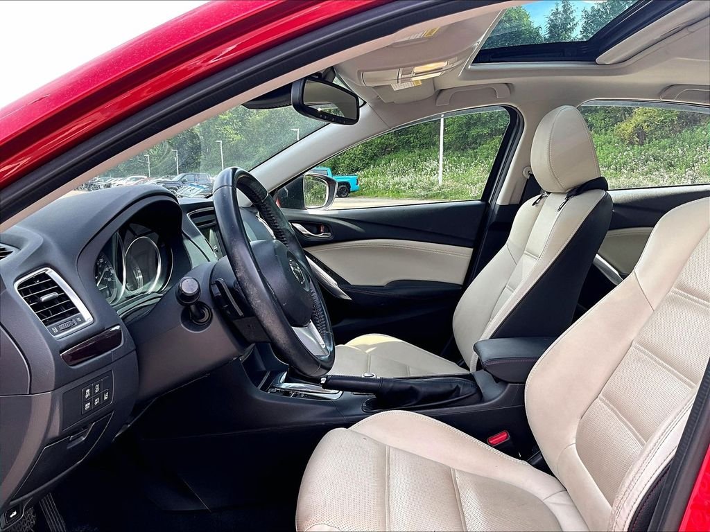 Used 2015 Red Mazda i Grand Touring image 4
