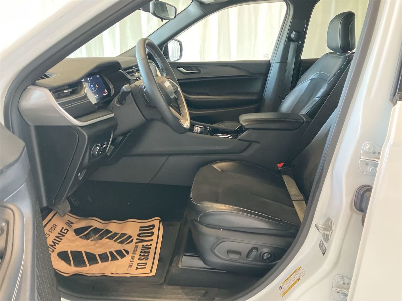 Used 2023 White Jeep Altitude image 6