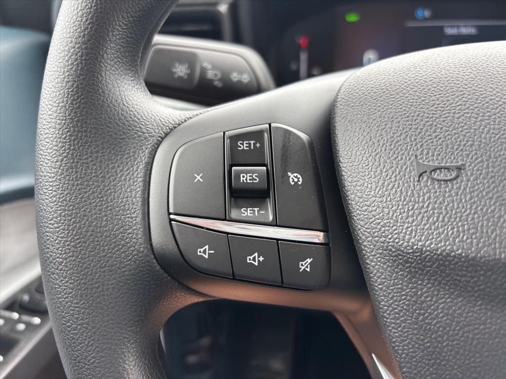 New 2026 Carbonized Gray Metallic Ford XLT image 16