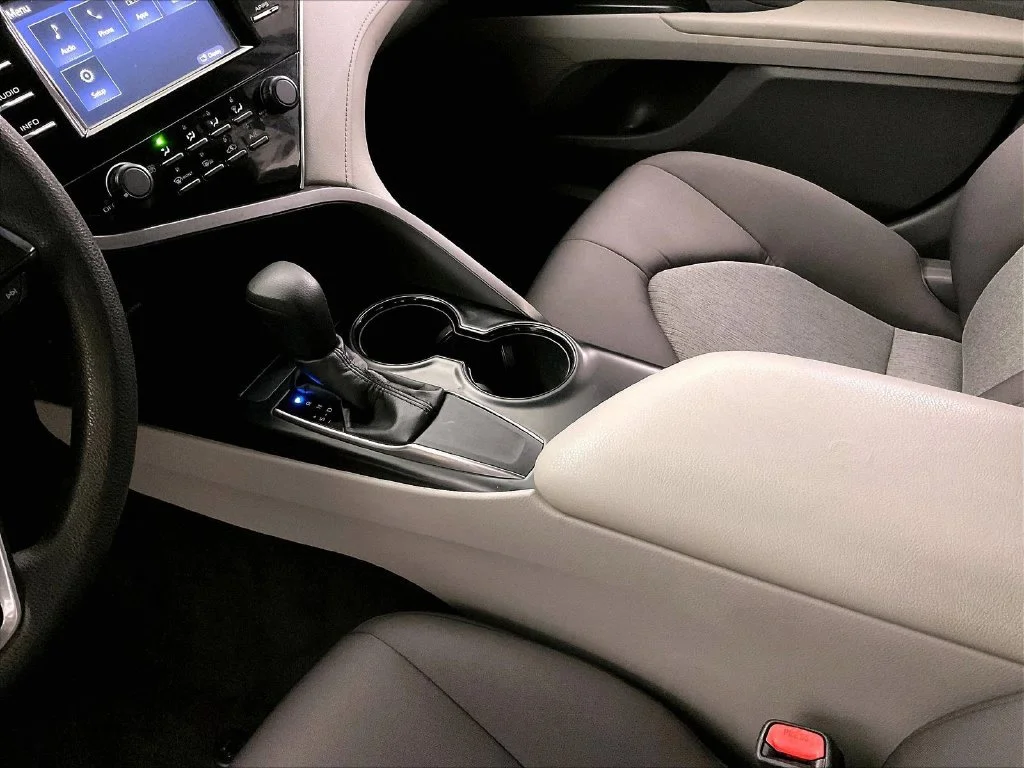 Certified Used 2018 White Toyota LE image 19