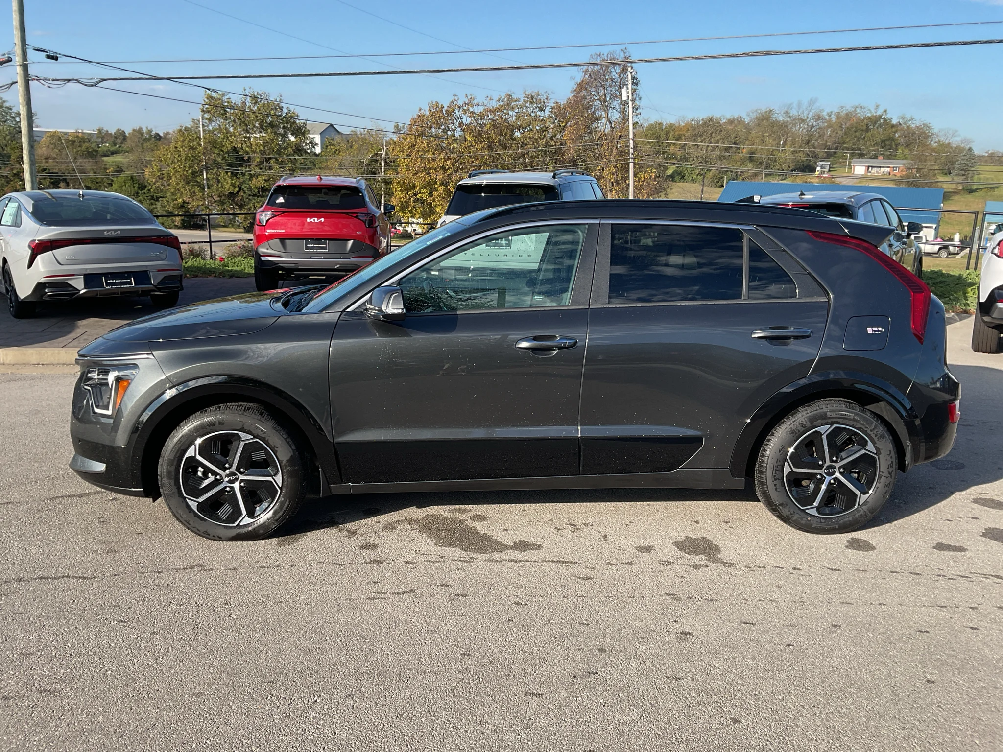 Certified Used 2025 Interstellar Gray Kia SX image 7