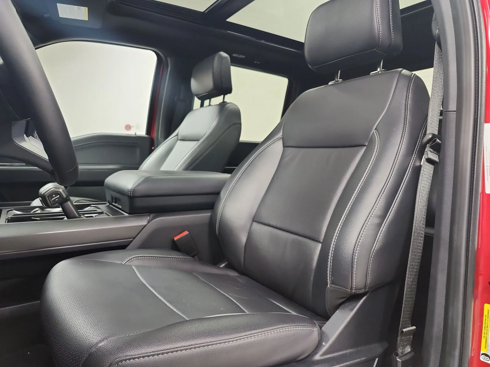Used 2025 Red Ford Lariat image 10