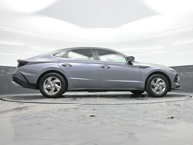 New 2026 Blue Hyundai SE image 25