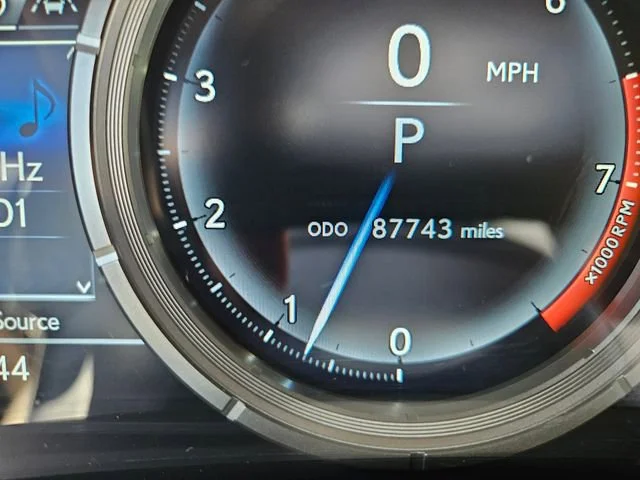Used 2016  Lexus F Sport image 16