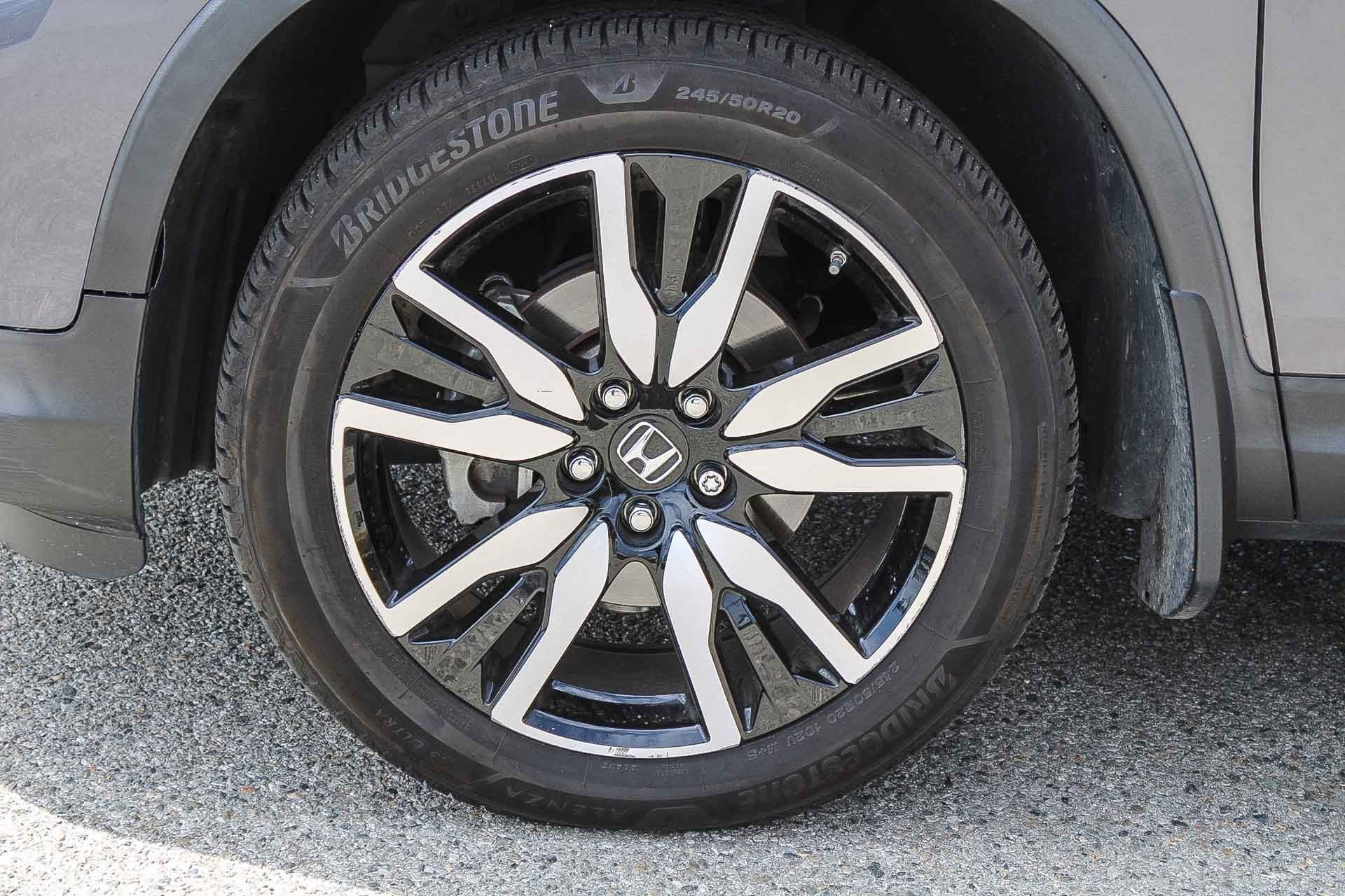 Certified Used 2022 Modern Steel Metallic Honda AWD ELITE image 40