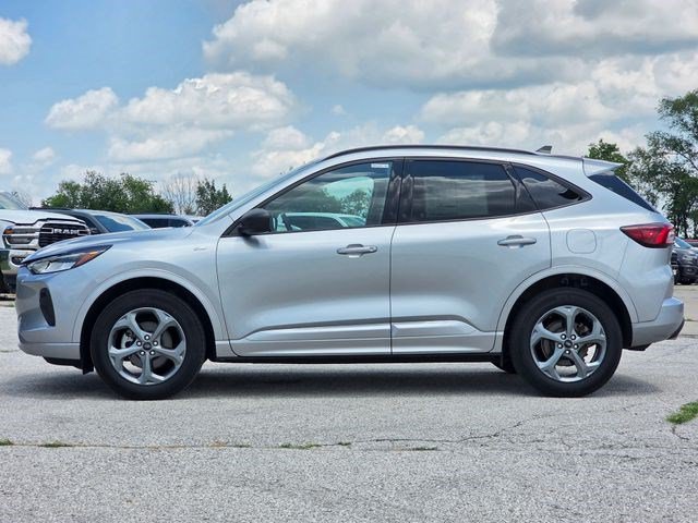 Used 2023 Silver Metallic Ford ST-Line image 4