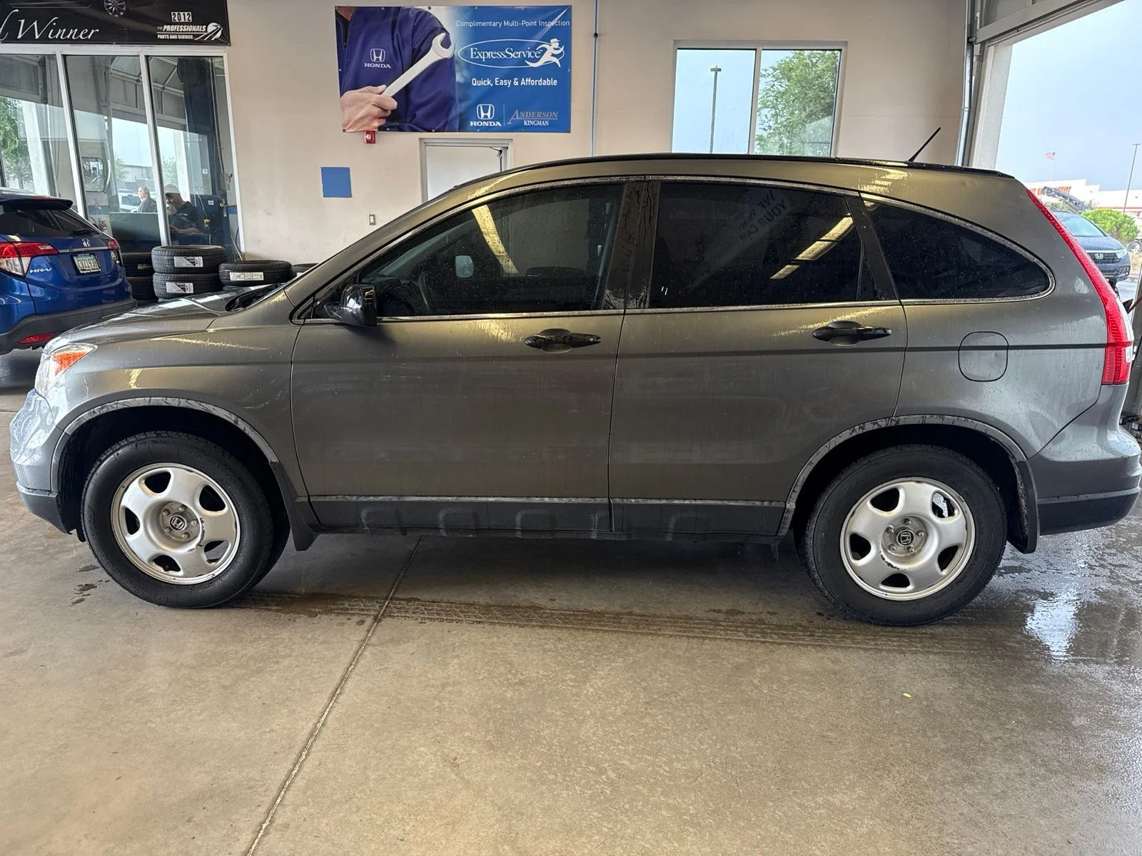Used 2010  Honda LX image 2