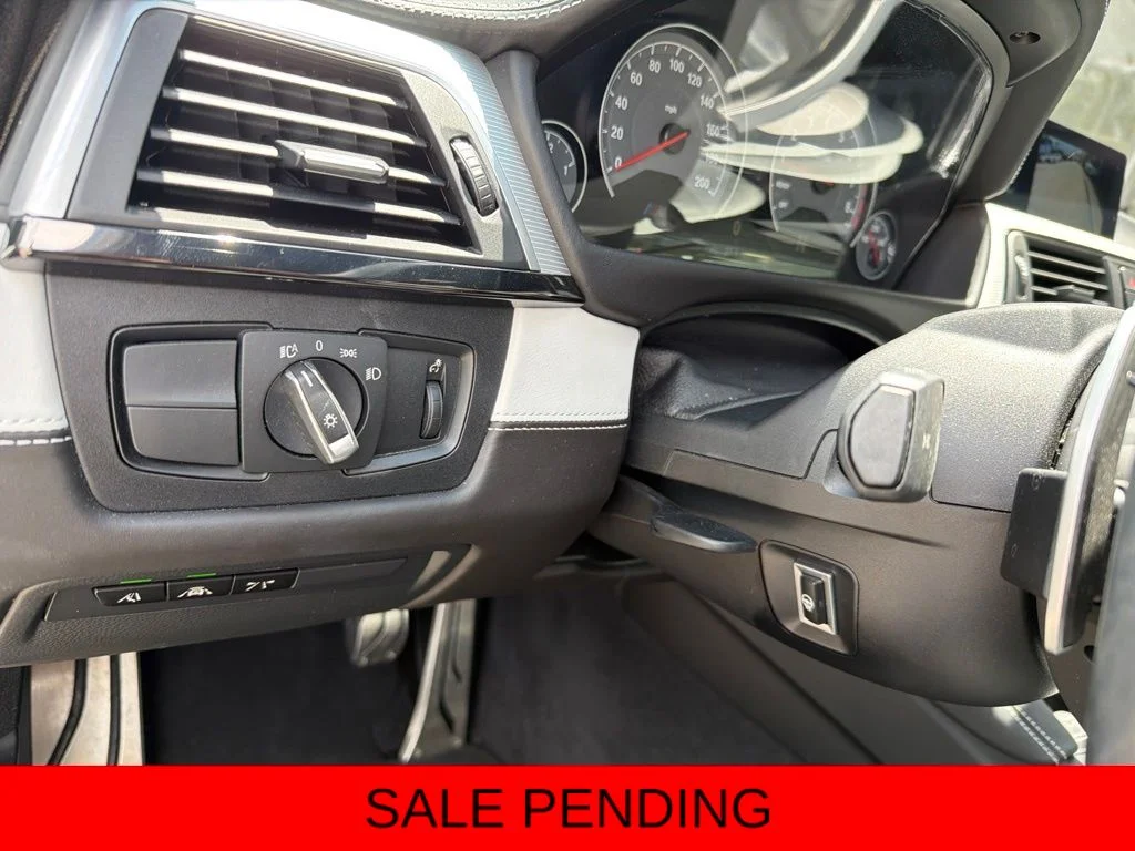 Used 2020 White BMW Base image 18