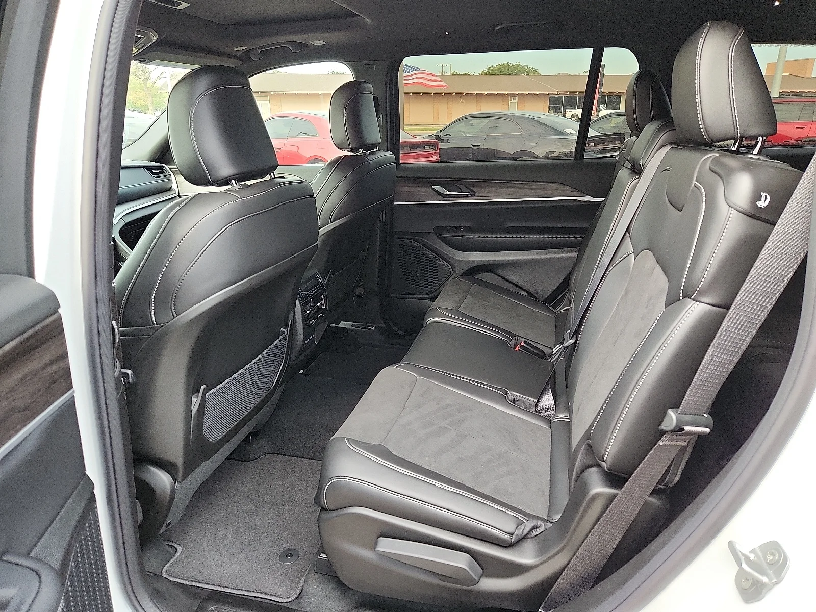 New 2027 White Jeep LAREDO 4X4 image 9