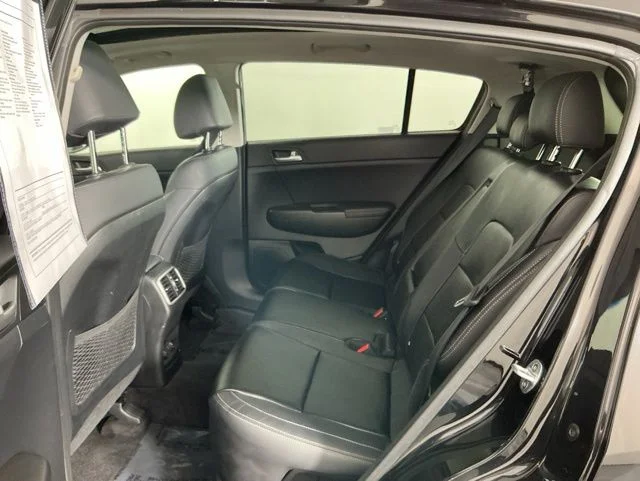 Used 2017 Red Kia EX image 27