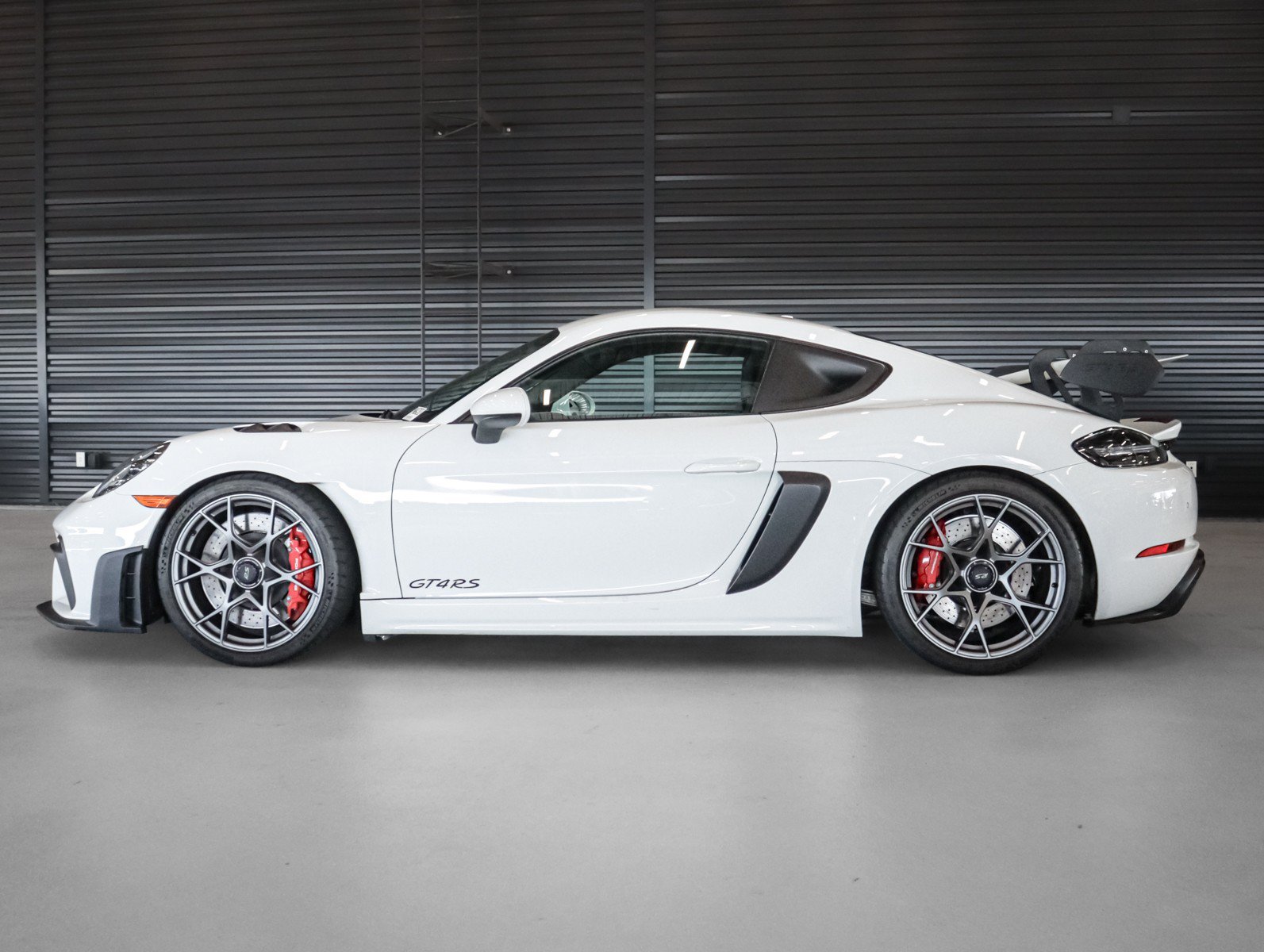 Used 2025 White Porsche GT4 RS image 2