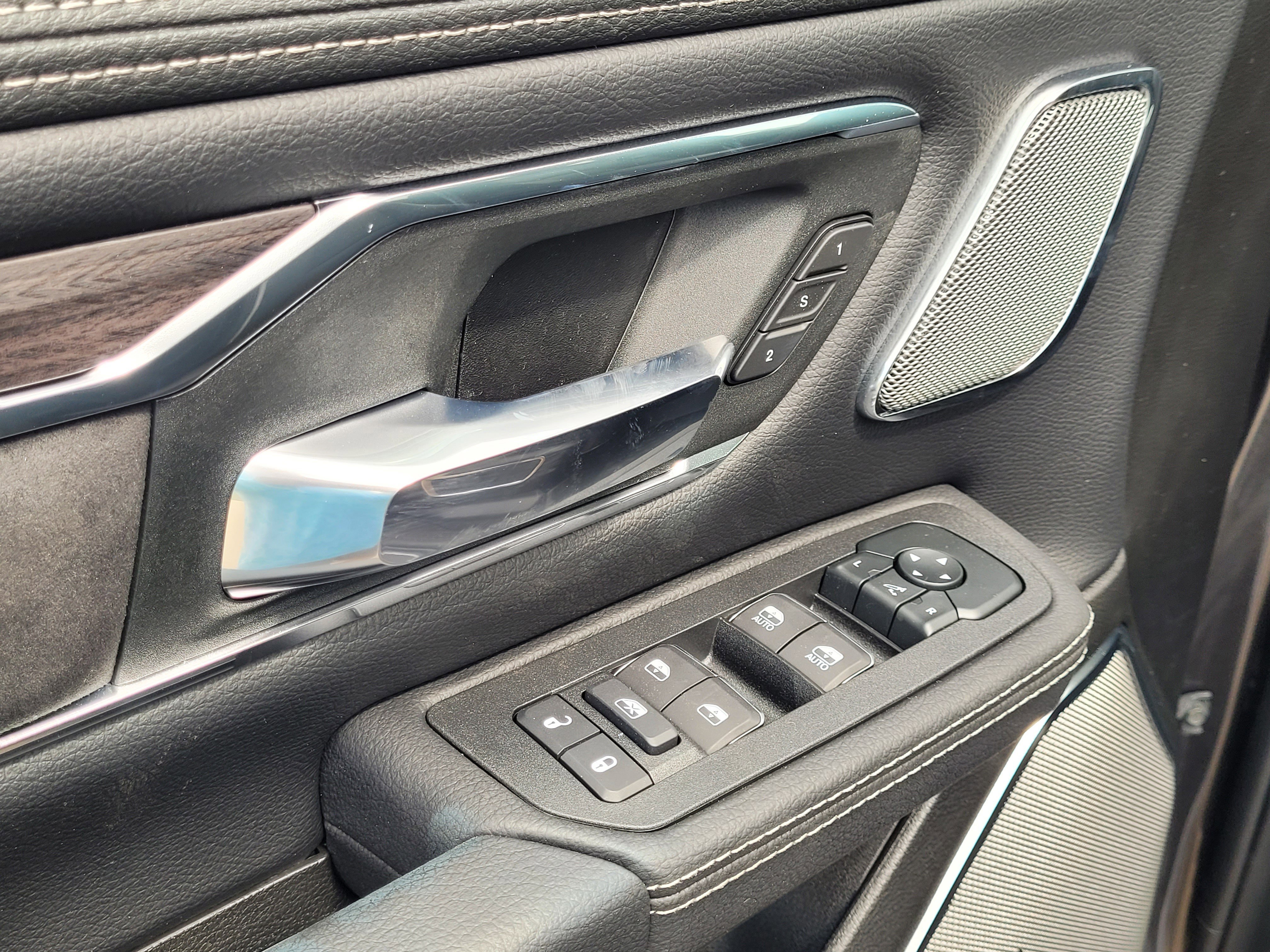 New 2026 Granite Crystal Metallic Clearcoat Ram Laramie image 10