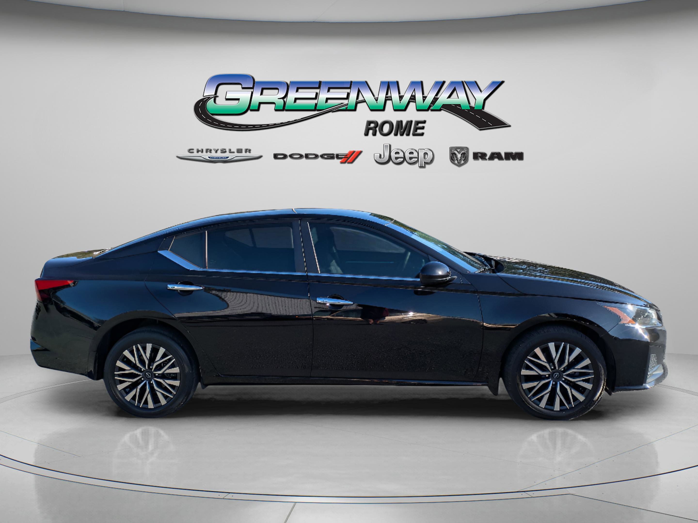 Used 2023 Super Black Nissan 2.5 SV image 8
