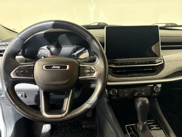 Certified Used 2022 White Jeep Latitude Lux image 26