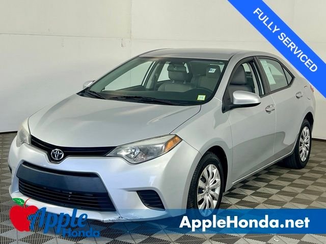 Used 2014 Classic Silver Metallic Toyota LE image 3
