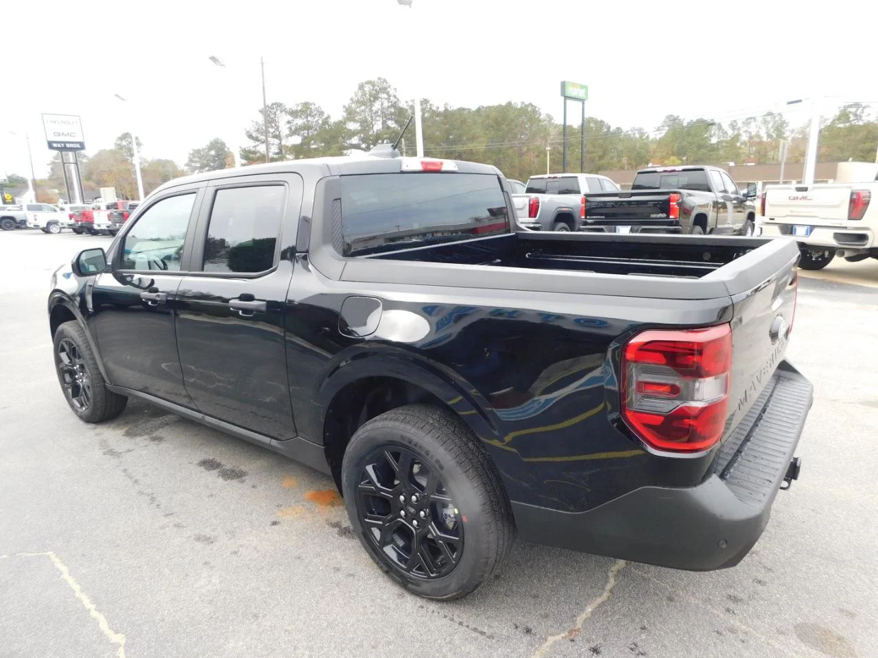 New 2025 Shadow Black Ford XLT image 6