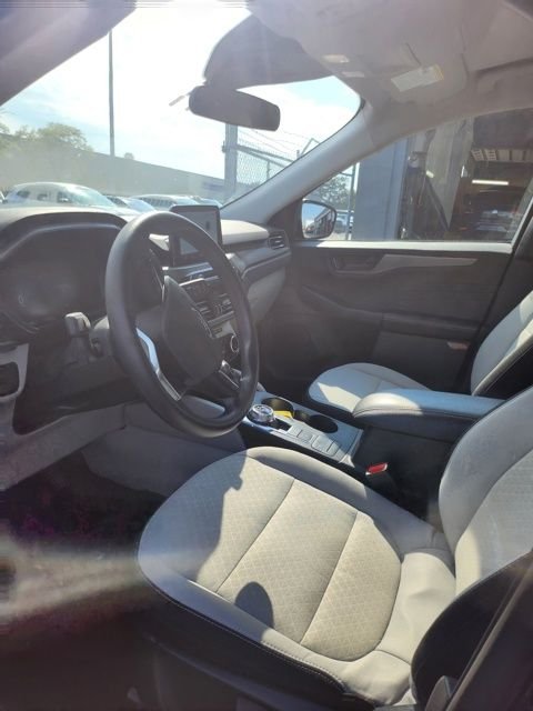 Used 2025 Agate Black Metallic Ford Active image 6