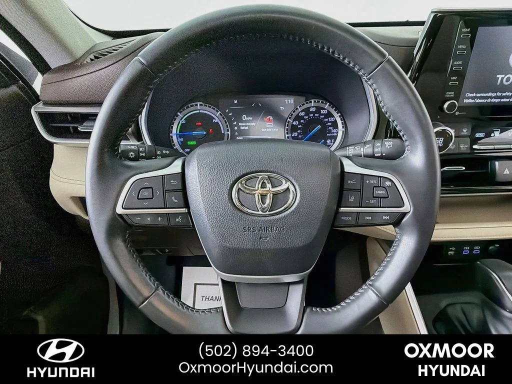 Used 2022 Wind Chill Pearl Toyota Hybrid XLE image 11
