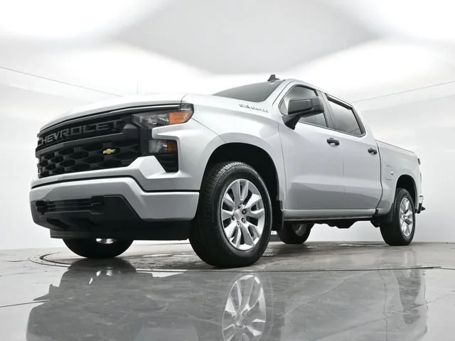 Used 2022 SILVER ICE METALLIC Chevrolet Custom image 24