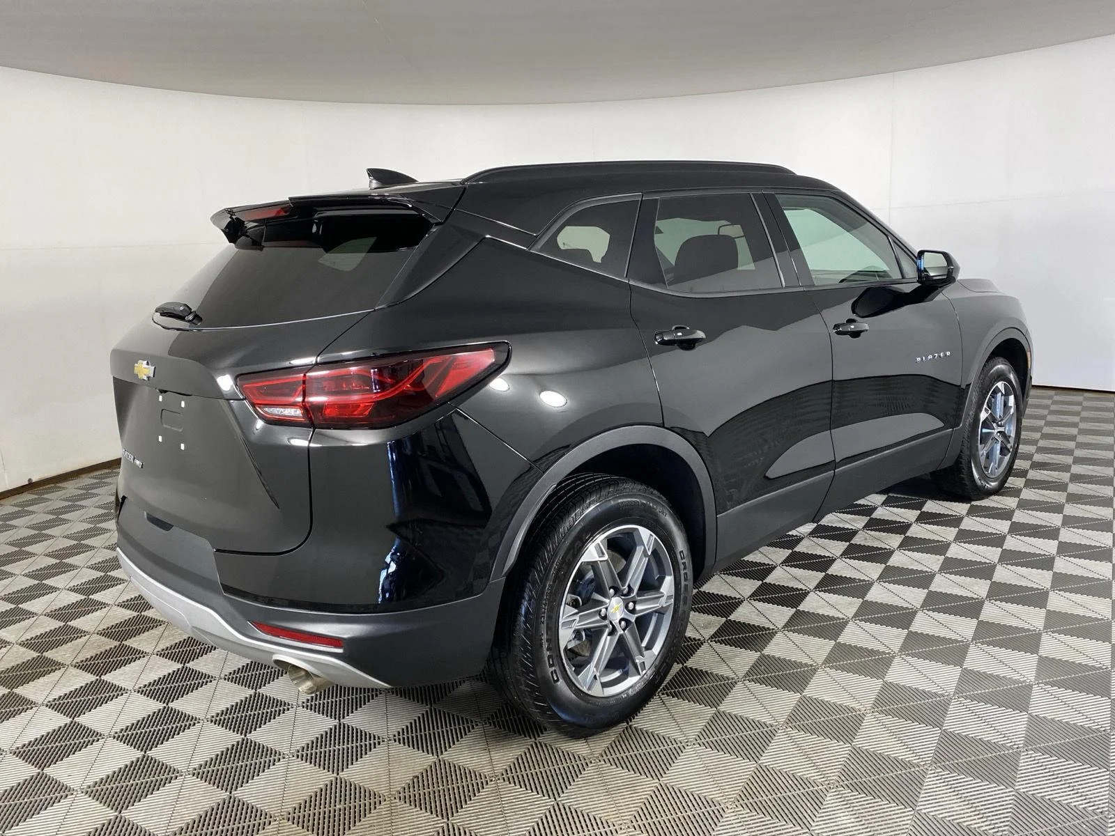 Used 2024 Black Chevrolet 2LT image 7