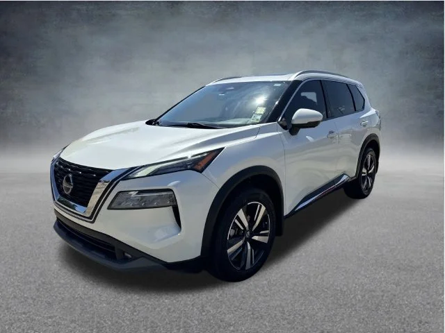Used 2021 White Nissan SL image 7