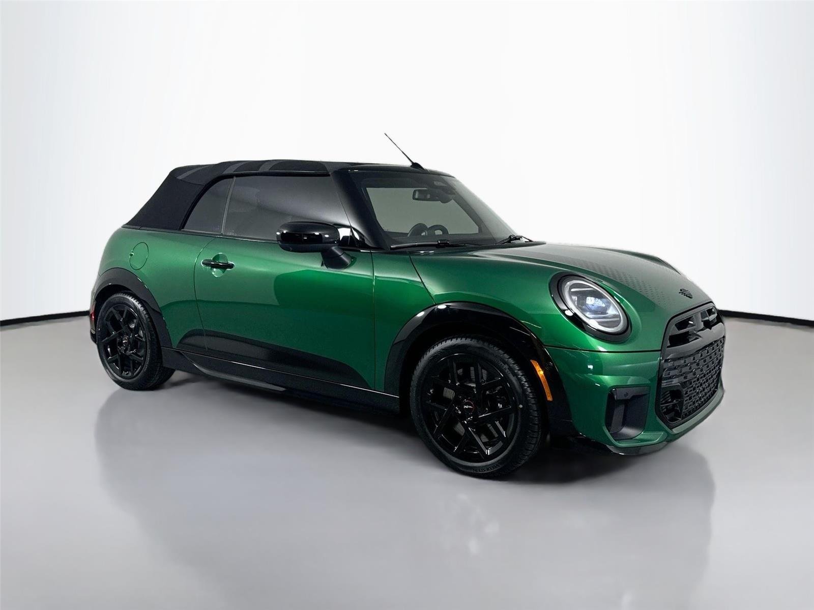 New 2026 British Racing Green IV Metallic MINI Iconic image 3