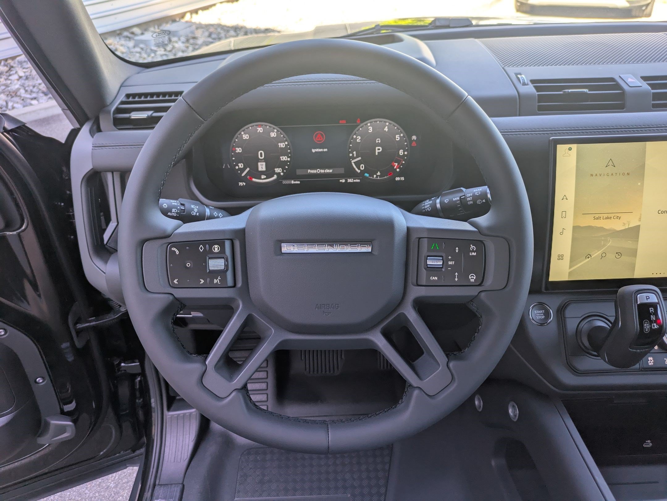 New 2026 Santorini Black Land Rover P400 X-Dynamic SE image 15
