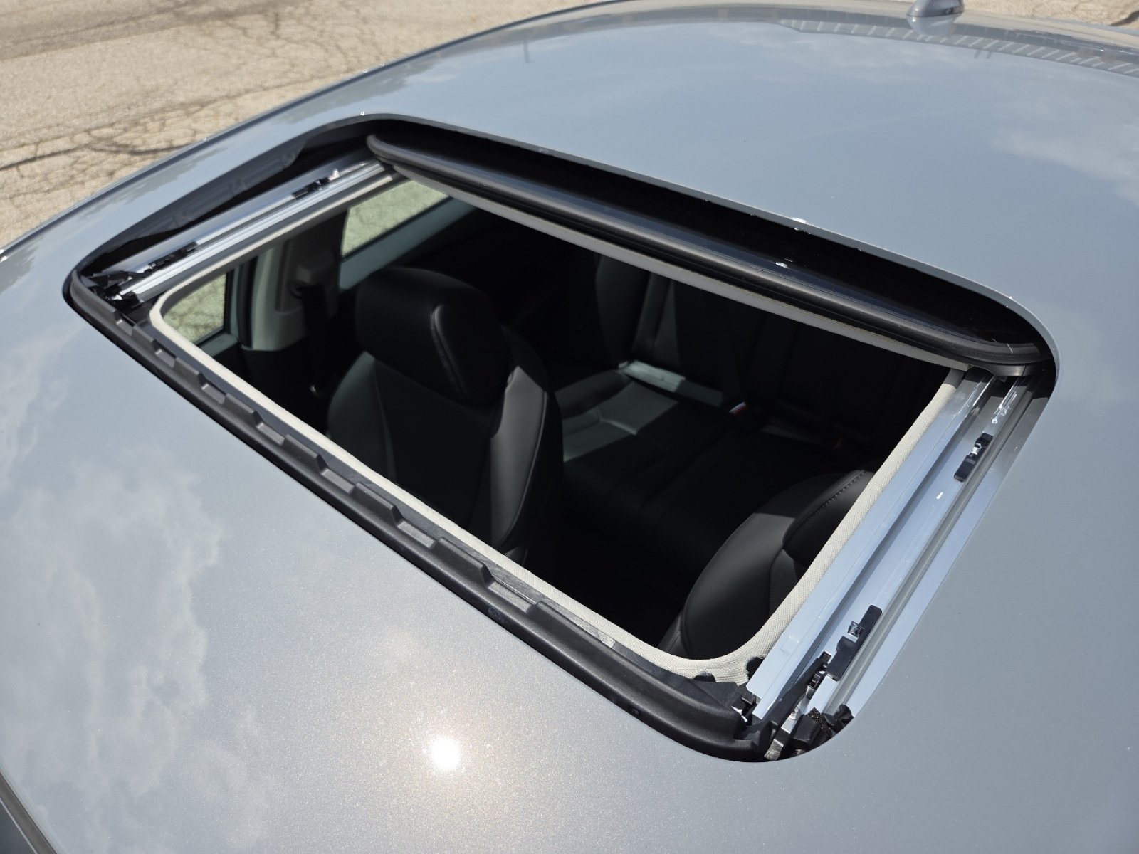 New 2026 Urban Gray Pearl Honda EX-L image 3